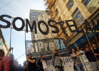 “El Directorio de Télam no ahorra en papelones”