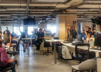 Clarín: reclamo salarial, por condiciones laborales y seguridad