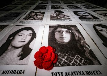 “Hasta que vuelvan los abrazos”, crónica periodística de Fernando Tebele