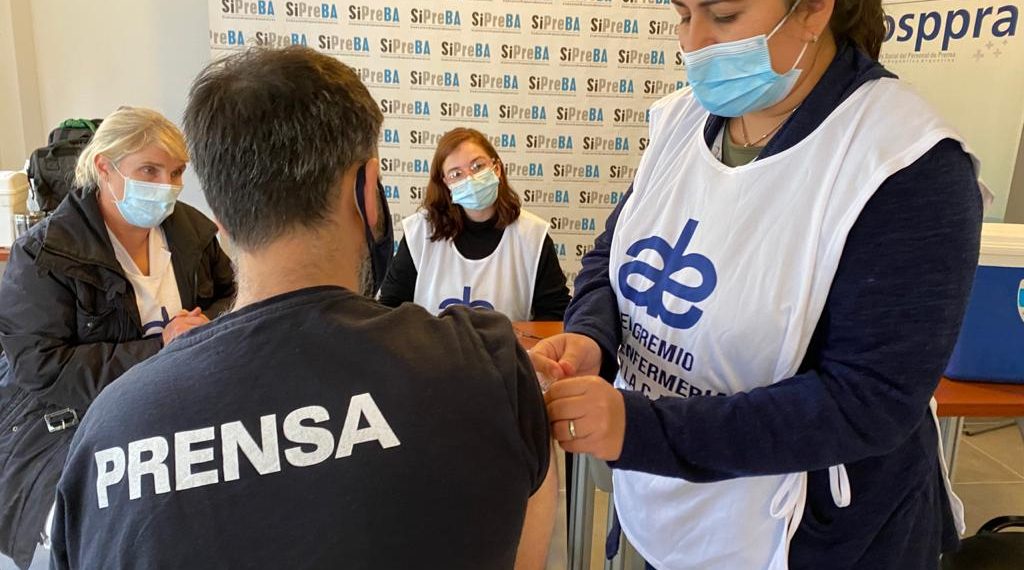 Se realizó la vacunación antigripal solidaria para afiliades del invierno 2021