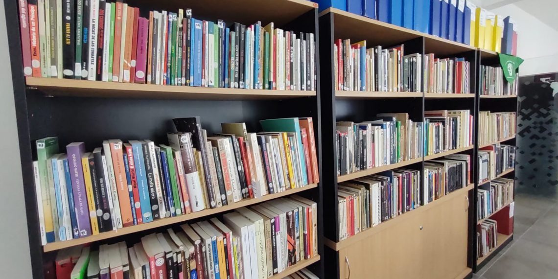 Biblioteca abierta y temática en la sede de nuestro sindicato
