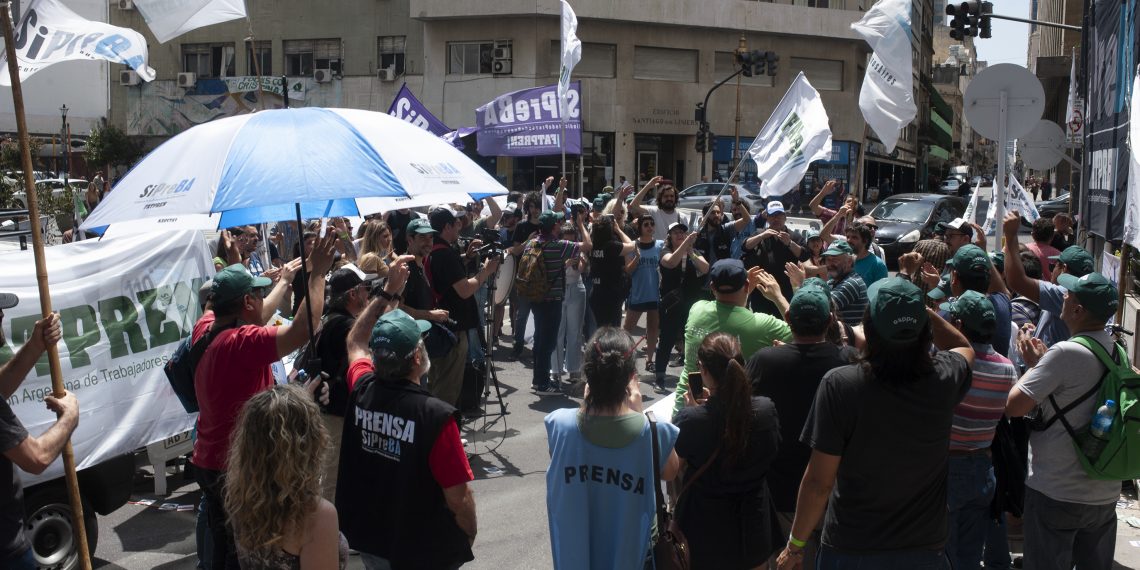 Frente a AEDBA volvimos a gritar “Queremos SiPreBA en paritarias por salarios dignos”