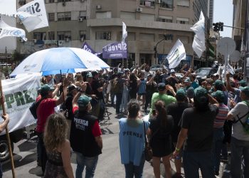 Frente a AEDBA volvimos a gritar “Queremos SiPreBA en paritarias por salarios dignos”
