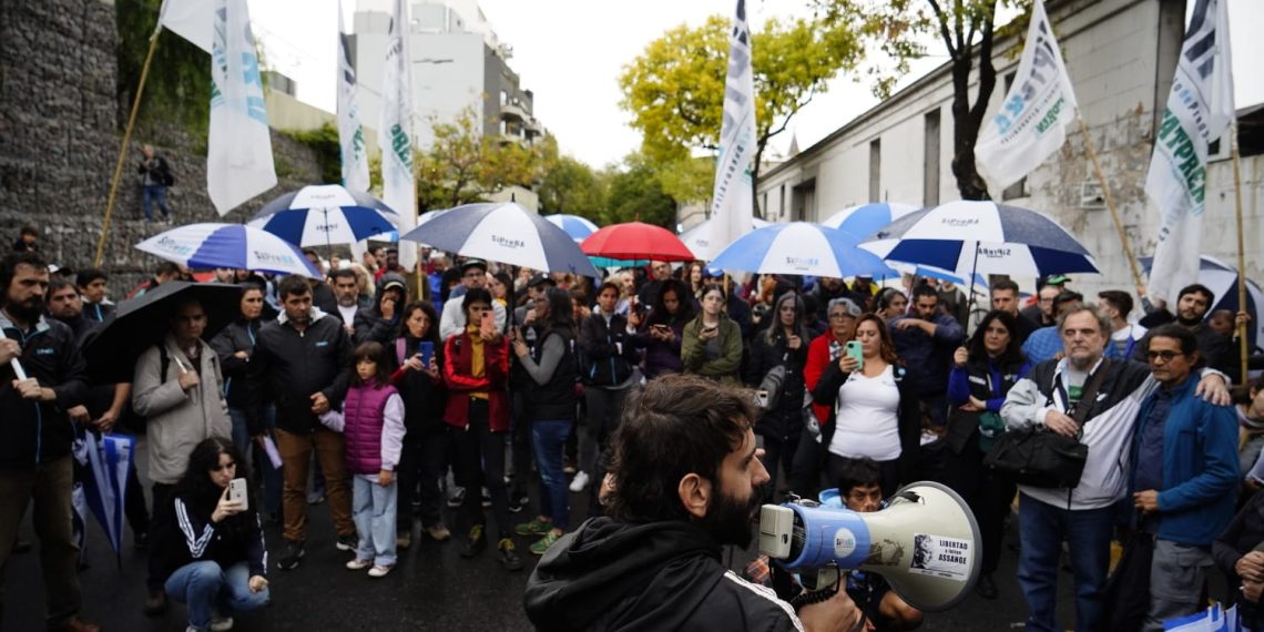 Clarín no cumple la ley: SiPreBA convoca a conferencia de prensa