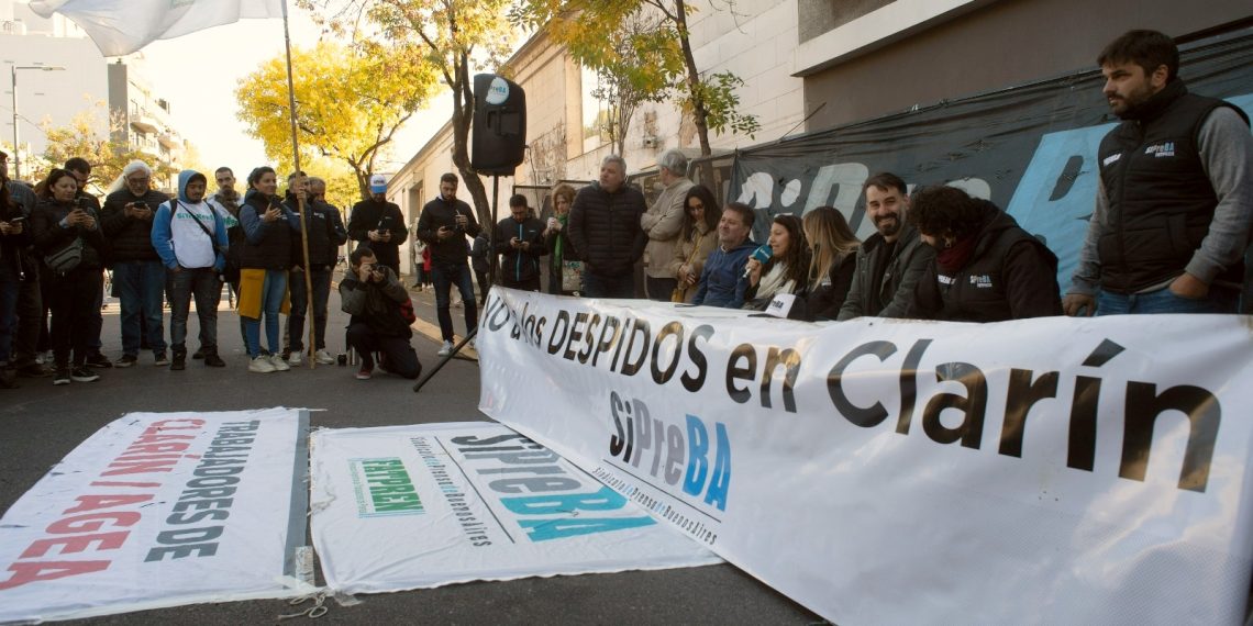 Clarín acató la conciliación y se abre una instancia de diálogo con SiPreBA en el conflicto por los despidos