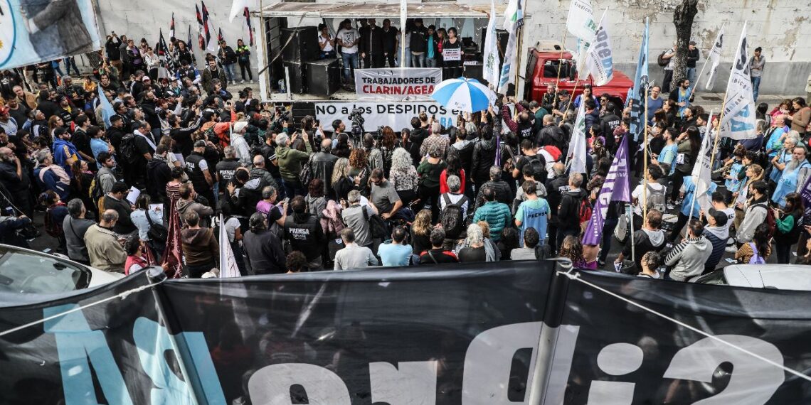 #DespidosEnClarin: Con lucha y organización se consiguieron reincorporaciones y mejoras pero la pelea contra el ajuste sigue