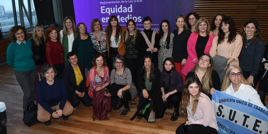 Participamos del acto oficial por la reglamentación de la Ley de Equidad de Género en los Medios
