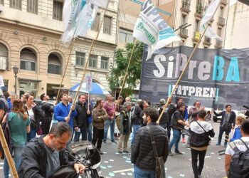 Jueves 24/8: apagón de noticias por recomposición salarial