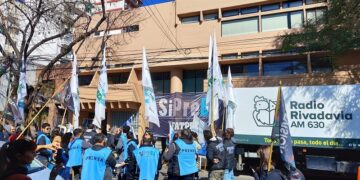 No a los despidos en Radio Rivadavia y Splendid 990
