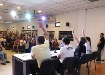 La Asamblea General de SiPreBA resolvió masivamente convocar a votar a Massa en el balotaje nacional del 19/11 en defensa de la democracia y de nuestros derechos