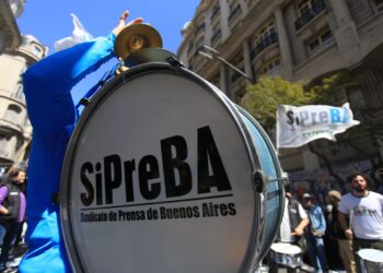 Paro y movilización por la paritaria en prensa escrita