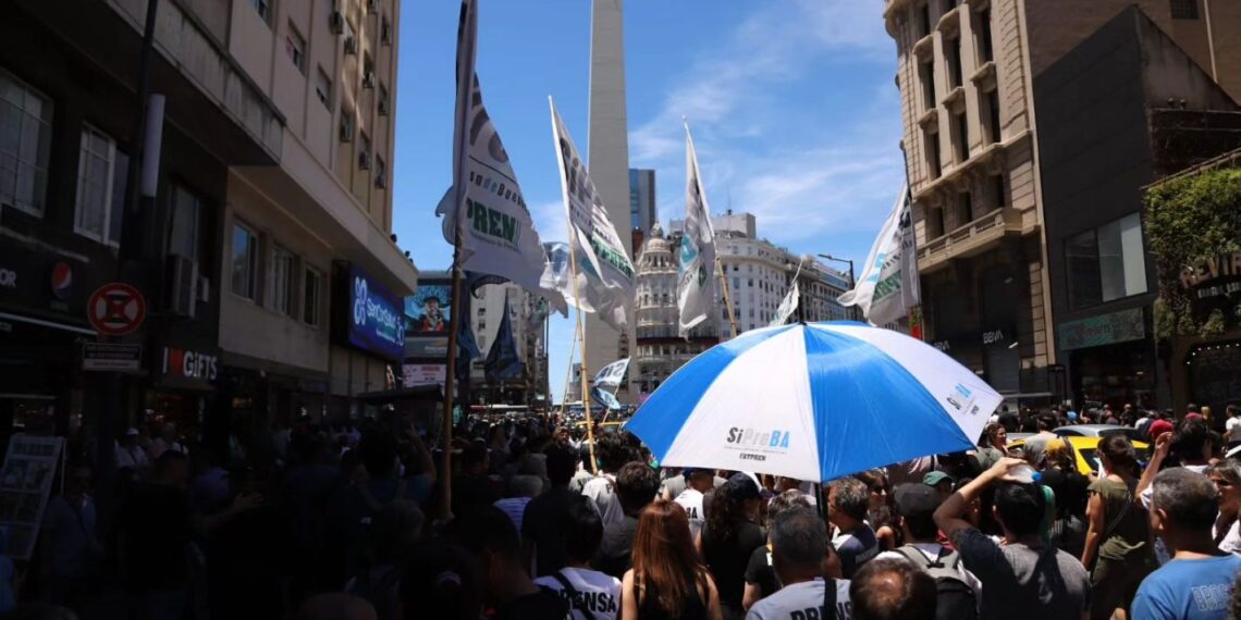 Con las centrales sindicales, Prensa en lucha por los derechos, la soberanía y la democracia