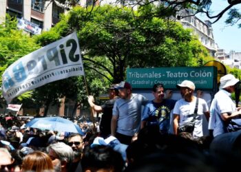 Con las centrales sindicales, Prensa en lucha por los derechos, la soberanía y la democracia