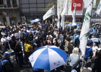 Asambleas y paros en Agencia EFE por reclamos salariales