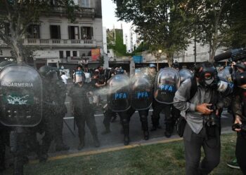 Denunciamos en la justicia penal la represión junto a ARGRA y el CELS