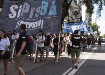 Razones para el rechazo del DNU 70/23: defensa de los medios públicos, la pluralidad de voces y la comunicación democrática