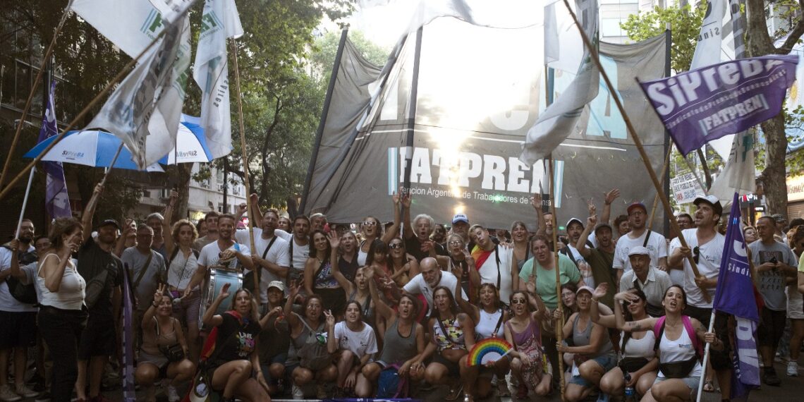 Por los derechos que supimos conseguir: participamos de la marcha antifascista, antirracista, lgbtqi+