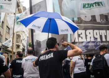 Día de las trabajadoras y los trabajadores de prensa: en lucha por el salario, la libertad de expresión y por justicia para Pablo Grillo