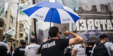Día de las trabajadoras y los trabajadores de prensa: en lucha por el salario, la libertad de expresión y por justicia para Pablo Grillo