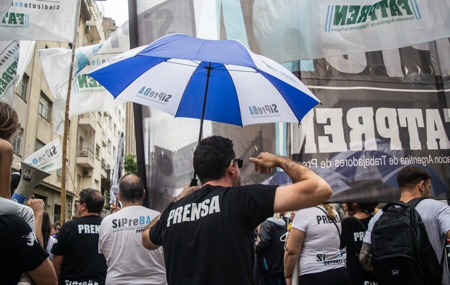 Día de las trabajadoras y los trabajadores de prensa: en lucha por el salario, la libertad de expresión y por justicia para Pablo Grillo