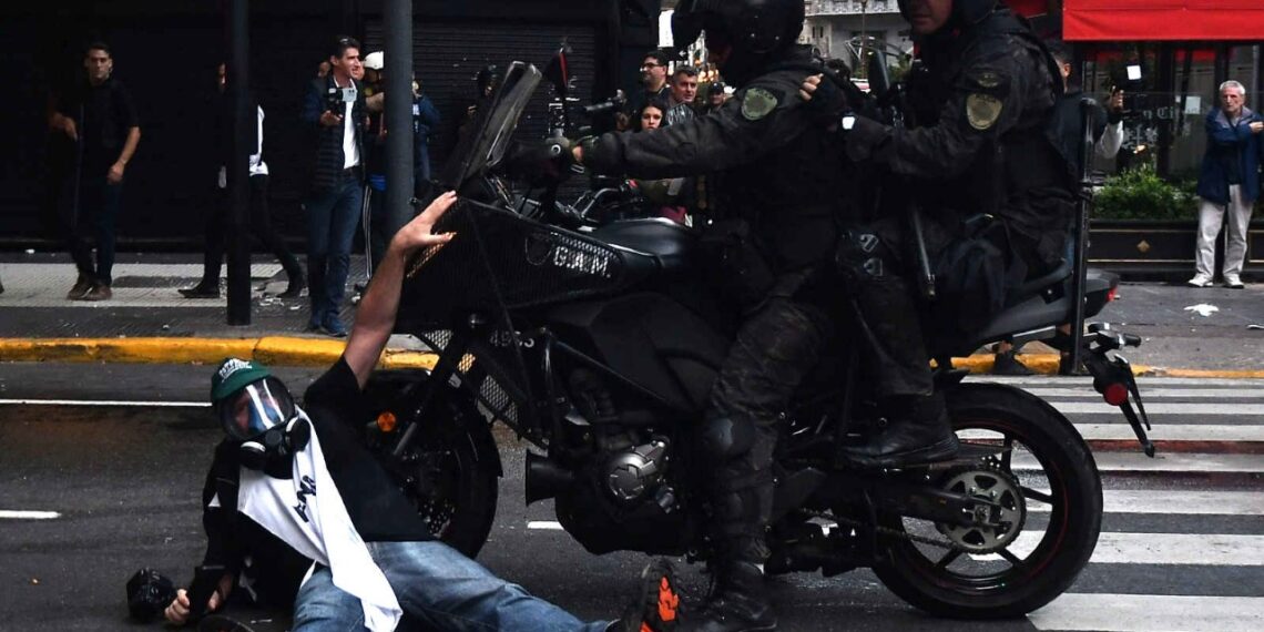 Ni protestar ni hacer periodismo pueden poner en riesgo nuestra vida