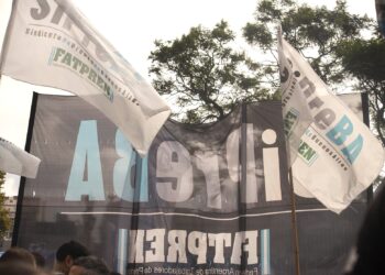 Basta de “cepo” al salario en los medios: nueva jornada de lucha y “ollas del hambre”