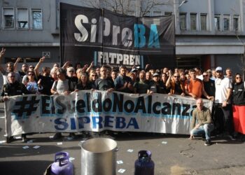 Olla contra el hambre en Clarín en reclamo por nuestros salarios de miseria