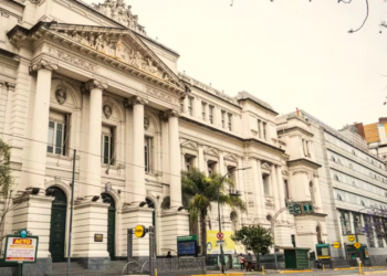 Descuento en diplomaturas en periodismo económico