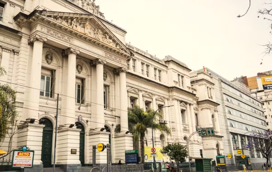 Descuento en diplomaturas en periodismo económico