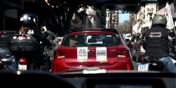Caravana en defensa de los medios públicos