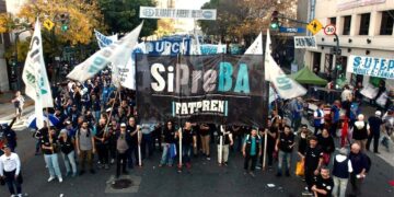 Un ataque a quienes trabajamos y al periodismo: la contrarreforma laboral busca borrar un siglo de derechos