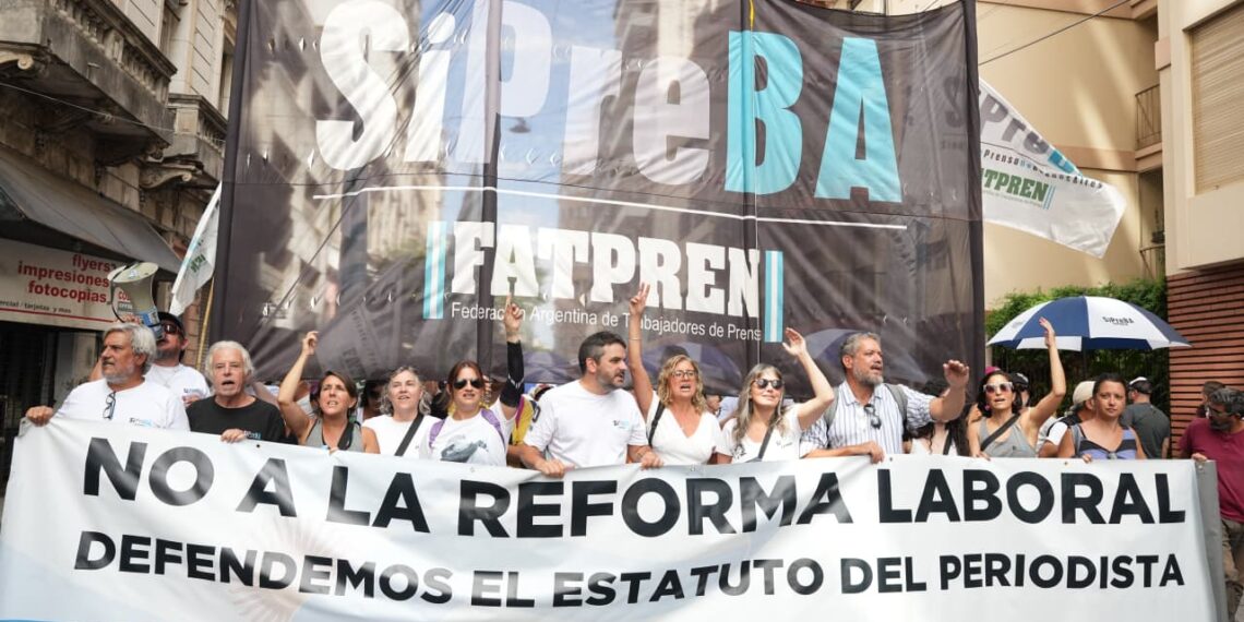 Sigue la pelea contra la reforma laboral: defendimos el Estatuto en la calle y en el Senado